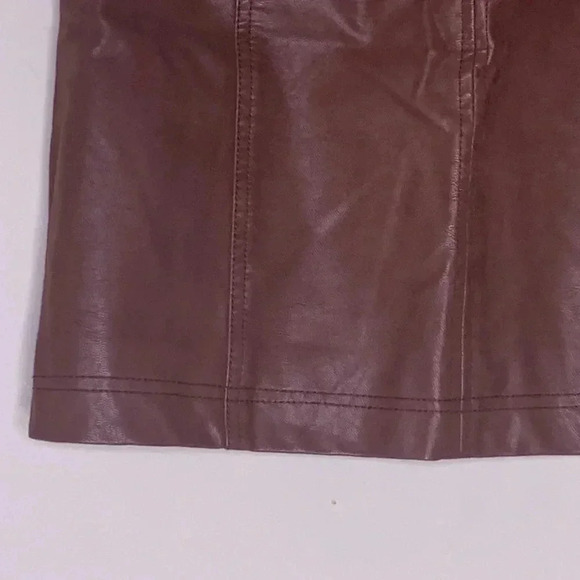 Free People Modern Femme Faux-Leather Mini Skirt Size 0 - Picture 4 of 7